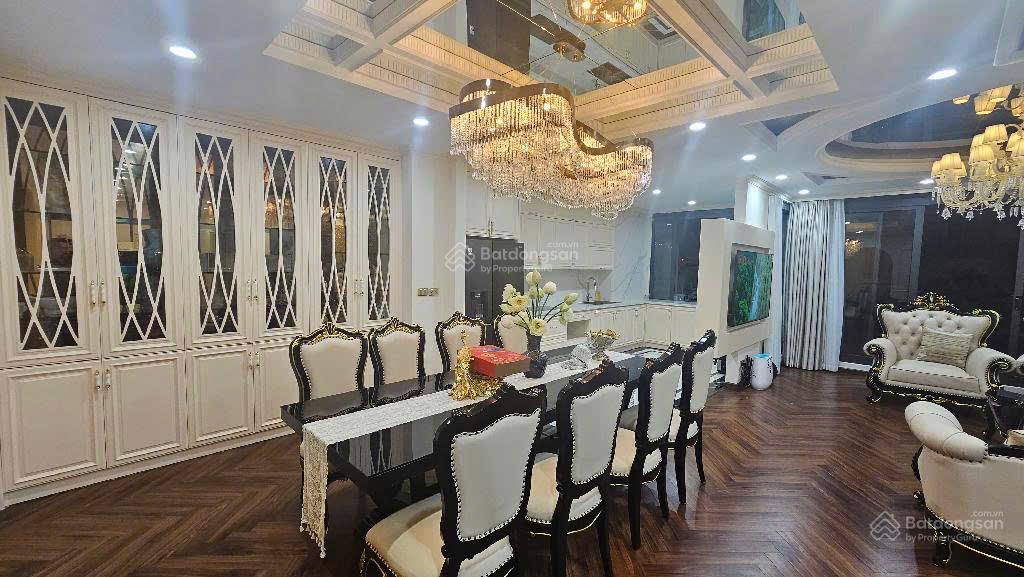 Lô góc kđt văn quán, diện tích rộng, 2 mặt đường, view hồ, kinh doanh 110m2x5t, giá 26 tỷx