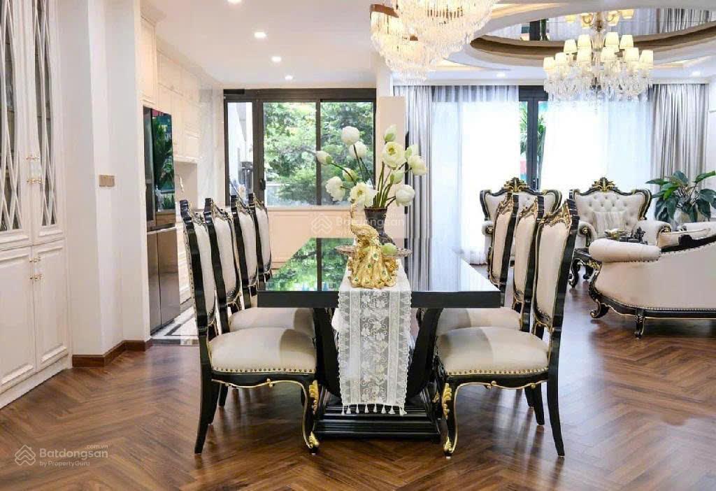 Lô góc kđt văn quán, diện tích rộng, 2 mặt đường, view hồ, kinh doanh 110m2x5t, giá 26 tỷx