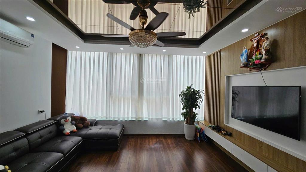 5 tầng hoàn thiện đẹp, phân lô  kinh doanh  đấu giá sân bóng  mậu lương 65m, giá 12 tỷ