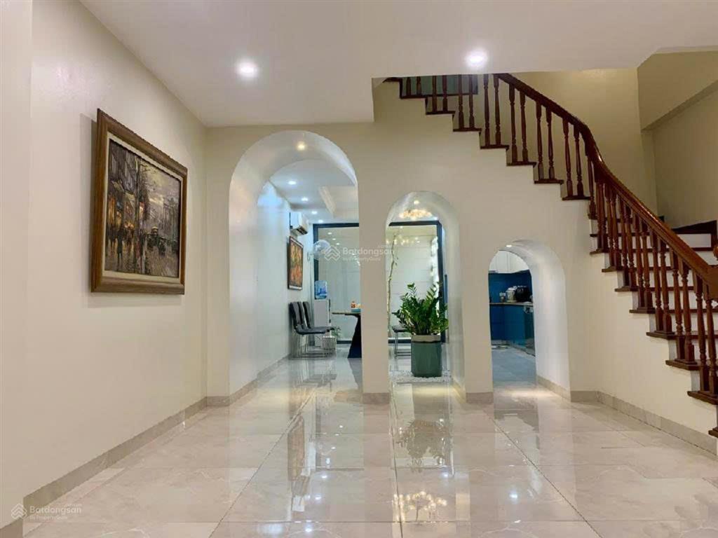 5 tầng hoàn thiện đẹp, phân lô  kinh doanh  đấu giá sân bóng  mậu lương 65m, giá 12 tỷ
