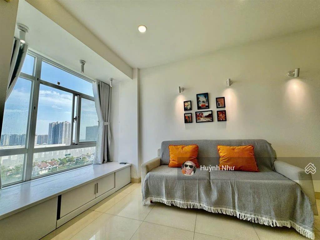 Không ở nữa nên bán ch sky garden 3, q7, dt 75m2 2pn 2wc giá 2,38 tỷ bao vat và phí, view nội khu