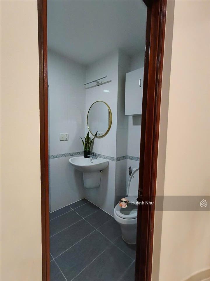 Không ở nữa nên bán ch sky garden 3, q7, dt 75m2 2pn 2wc gía 2,58 tỷ bao vat và phí, view nội khu