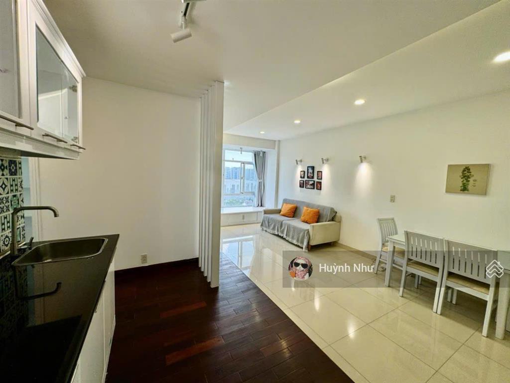 Không ở nữa nên bán ch sky garden 3, q7, dt 75m2 2pn 2wc gía 2,58 tỷ bao vat và phí, view nội khu