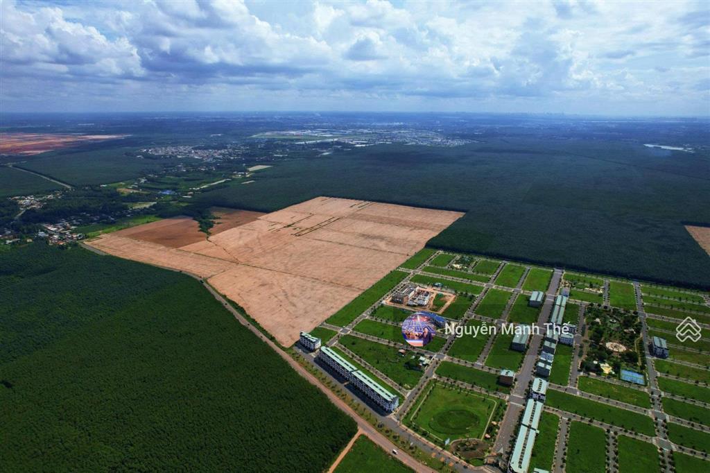 Lô đất nền sđ sẵn duy nhất đối diện công viên, giá cực rẻ cho kh đầu tư cất cánh cùng sb long thành