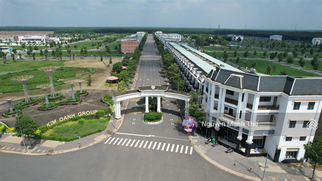 Lô đất nền sđ sẵn duy nhất đối diện công viên, giá cực rẻ cho kh đầu tư cất cánh cùng sb long thành