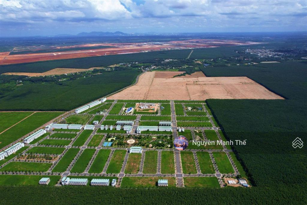 Lô đất nền sđ sẵn duy nhất đối diện công viên, giá cực rẻ cho kh đầu tư cất cánh cùng sb long thành