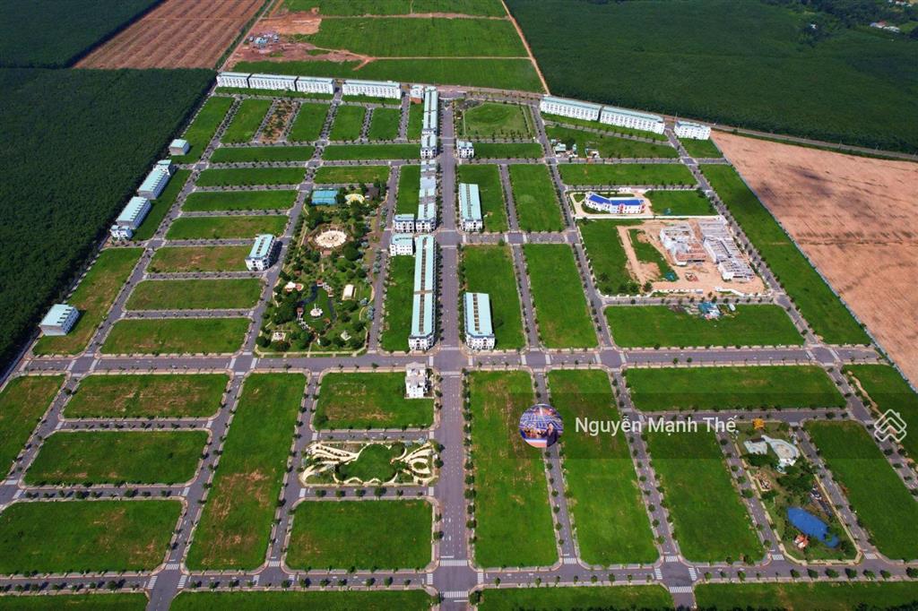 Lô đất nền sđ sẵn duy nhất đối diện công viên, giá cực rẻ cho kh đầu tư cất cánh cùng sb long thành