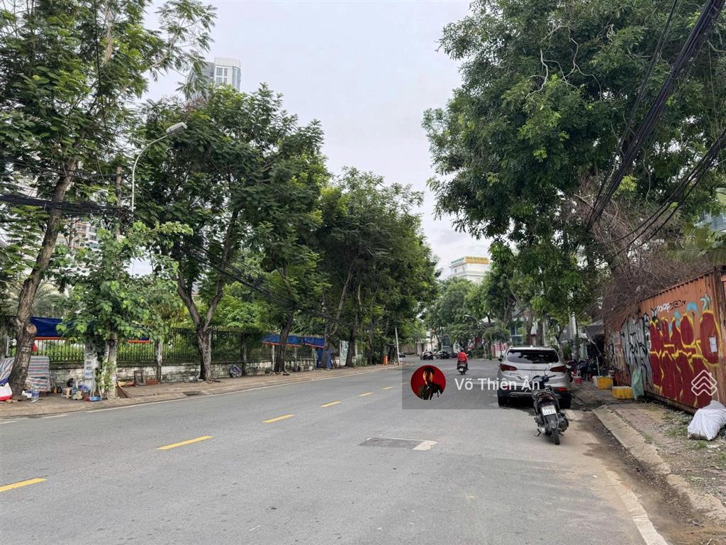 Chốt gấp chỉ ~150tr/m2 ! xem ngay lô đất 380m2  10x38m  mt ngay nguyễn văn hưởng, thảo điền q2