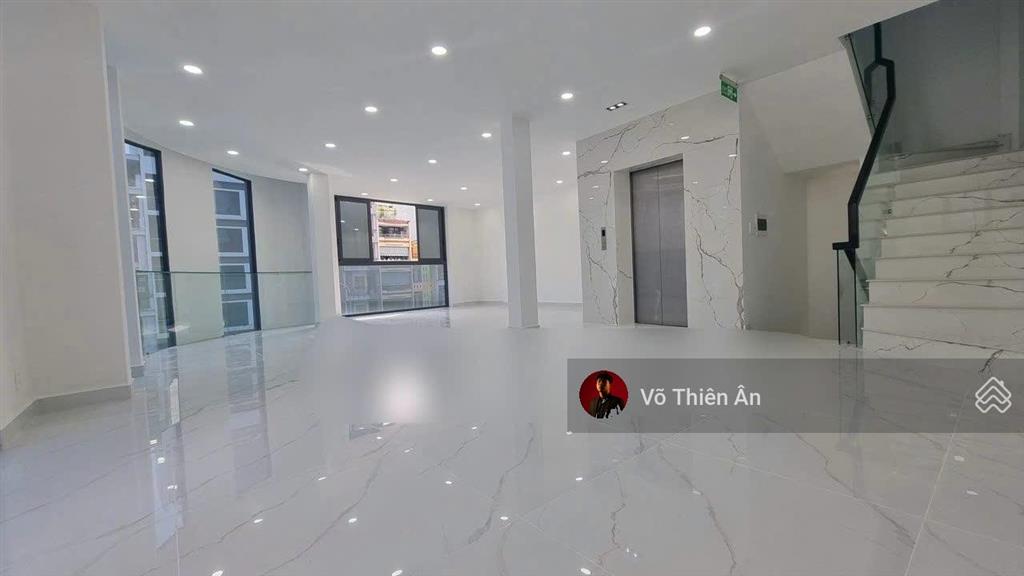 Siêu đầu tư! căn góc 2mt  xd hầm 7 tầng mặt tiền ngay trần não  12x26m  chỉ ~150tr/m2