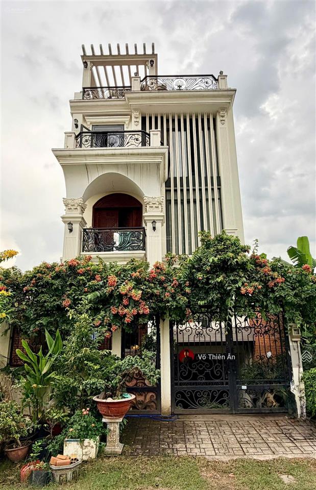 Bán đất tặng nhà 5 tầng  full nội thất mặt tiền ngay trương văn bang, q2  7x18,5m  chỉ 175tr/m2