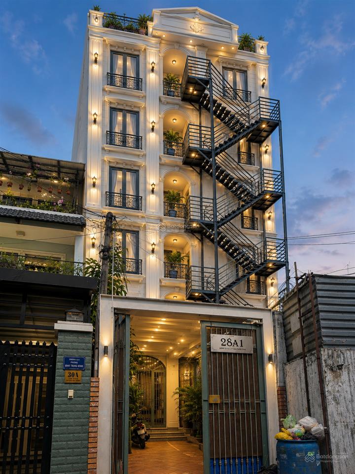 Tỷ suất 8%/năm! chốt gấp tòa chdv mt ngay nguyễn duy trinh 4 tầng 200m² tt 170tr/th  giá 1x tỷ