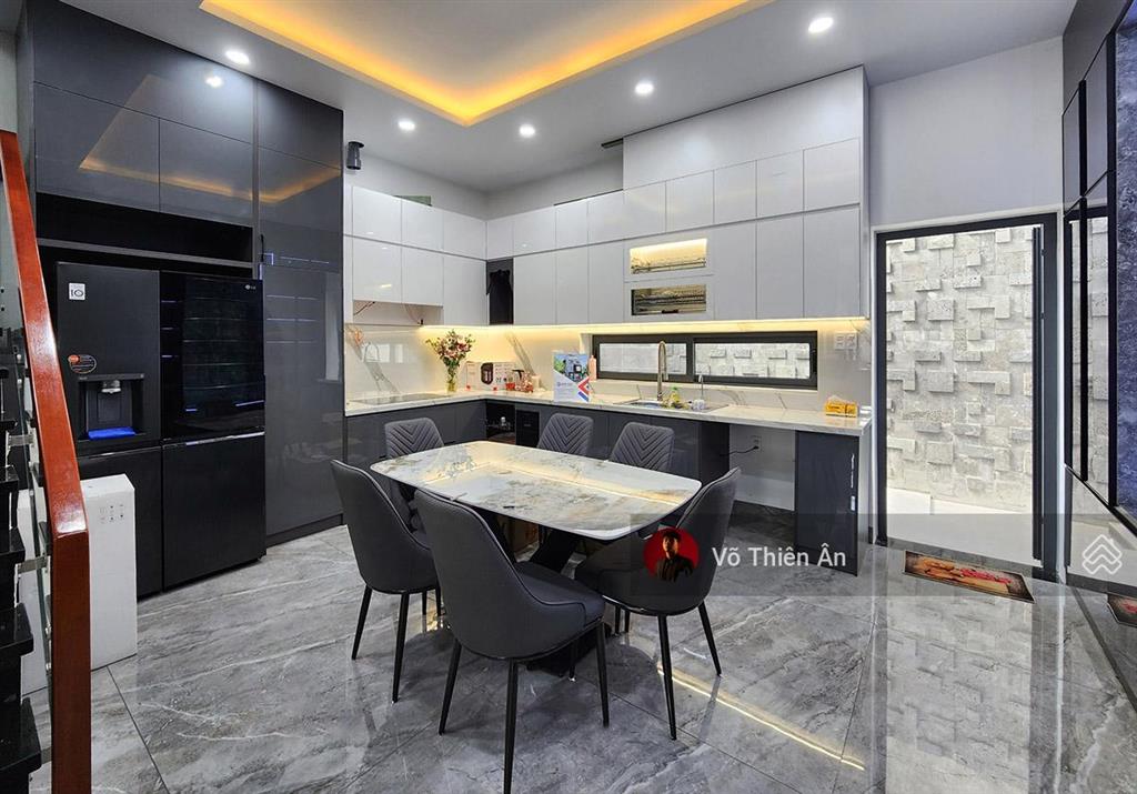 Hiếm có! căn nhà hầm 5 tầng  5x20m  full nội thất  mặt tiền ngay nguyễn quý đức  giá chỉ 2x tỷ
