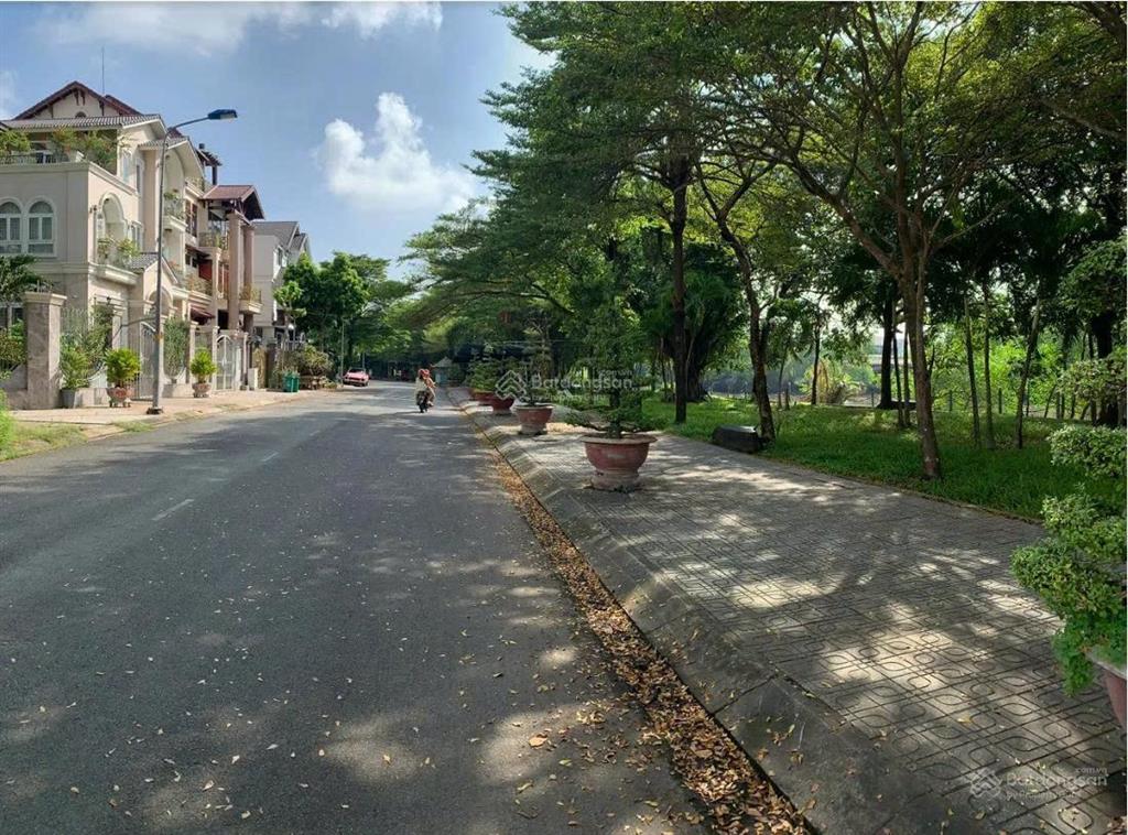 Chủ giảm 8 tỷ! chốt ngay nền biệt thự ngay global city  10x20m  xây hầm 4 tầng  chỉ 80tr/m2
