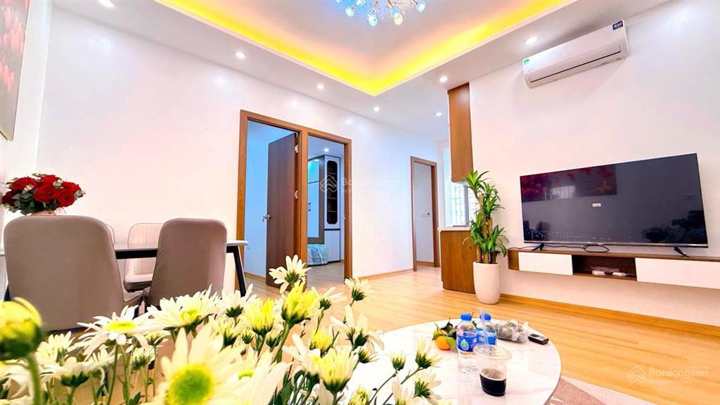 Bán cc tại phố hoàng đạo thúy, giá siêu hời 5,68 tỷ, 61m2, 3pn, 1wc