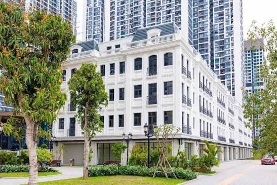 Có 102 shophouse tmdv tại sakura 150m2 x 4.5 tầng, 2 mặt thoáng ,full tiện ích (rẻ quá 24.7 tỷ)