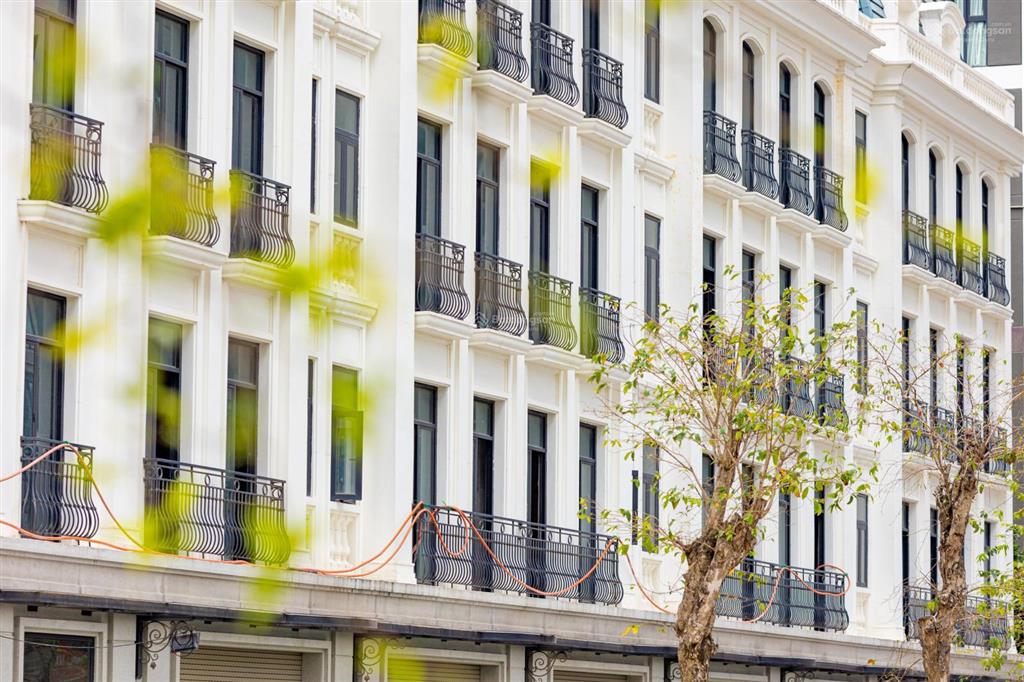 Siêu hot,căn góc shophouse 228m2  34.9 tỷ rẻ quá ạ xây 122m2 sân 106m2 (trực tiếp vinhomes) vvip