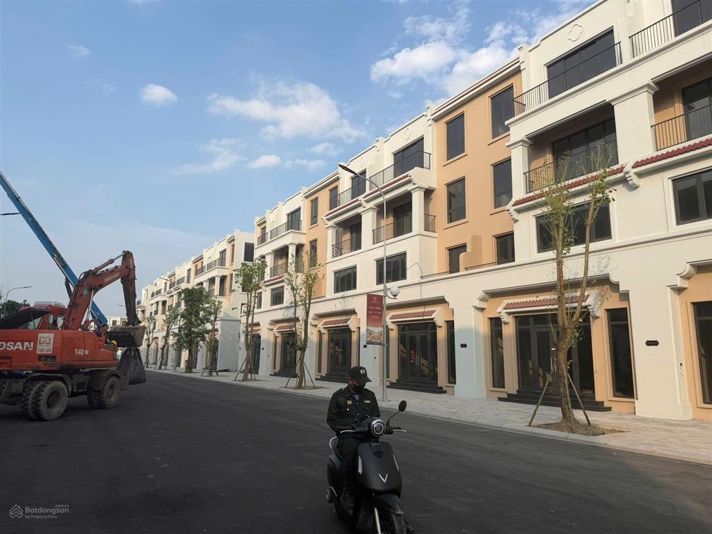 Sốc quá sốc liền kề 120m² (đường rộng 13m) giá chỉ 15 tỷ nhận nhà ở ngay (vô đối)  quá hấp dẫn