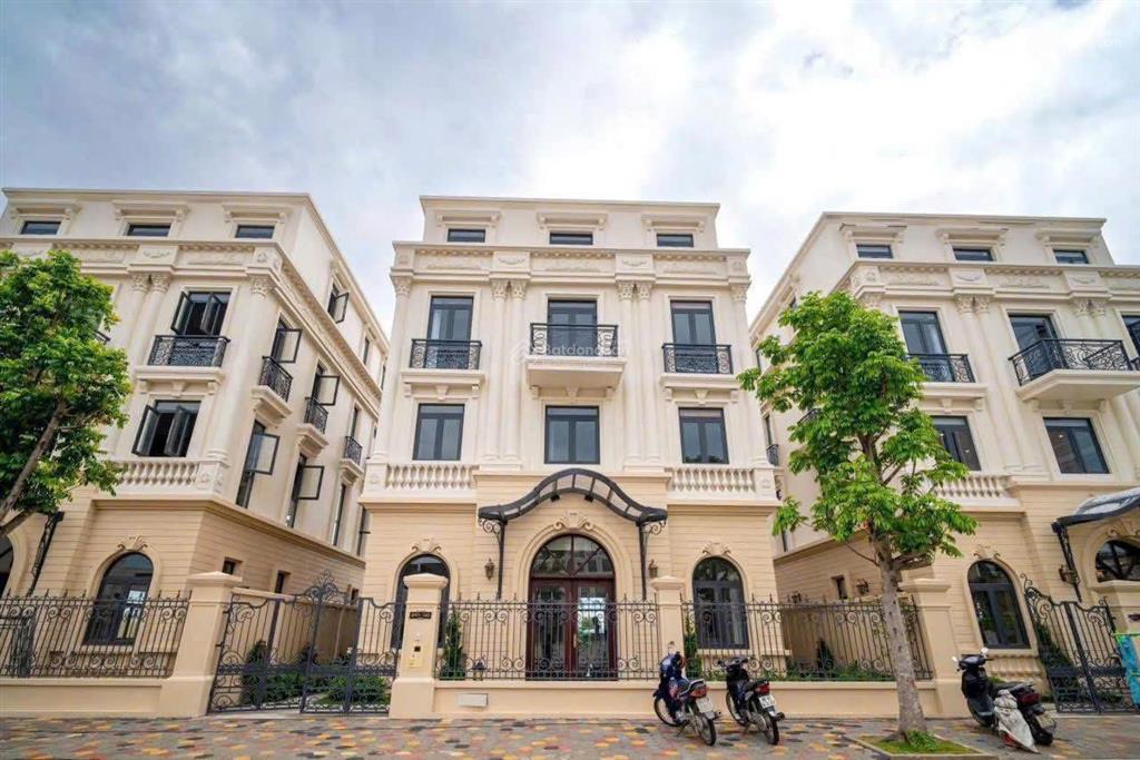 Bán căn biệt thự 288m2 loại song lập 2 mặt tiền siêu vip, khu khép kín, giá quá rẻ chỉ 30 tỷ