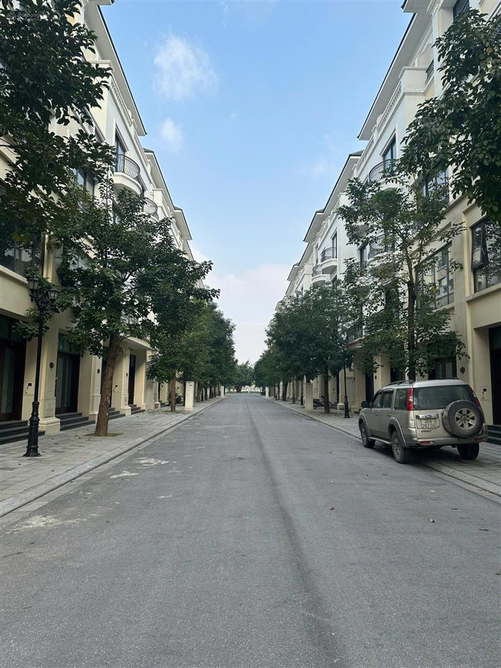 Cắt lỗ 1 tỷ chính chủ bán liền kề 70m2 san hô giá chỉ 10,2 tỷ sẵn sổ, gần hồ, gần căn góc