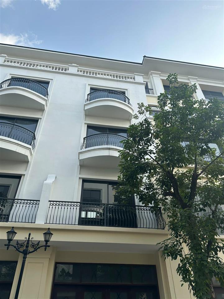 Cắt lỗ 1 tỷ chính chủ bán liền kề 70m2 san hô giá chỉ 10,2 tỷ sẵn sổ, gần hồ, gần căn góc