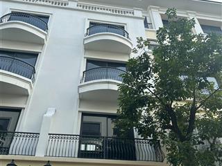 Cắt lỗ 1 tỷ chính chủ bán liền kề 70m2 san hô giá chỉ 10,2 tỷ sẵn sổ, gần hồ, gần căn góc