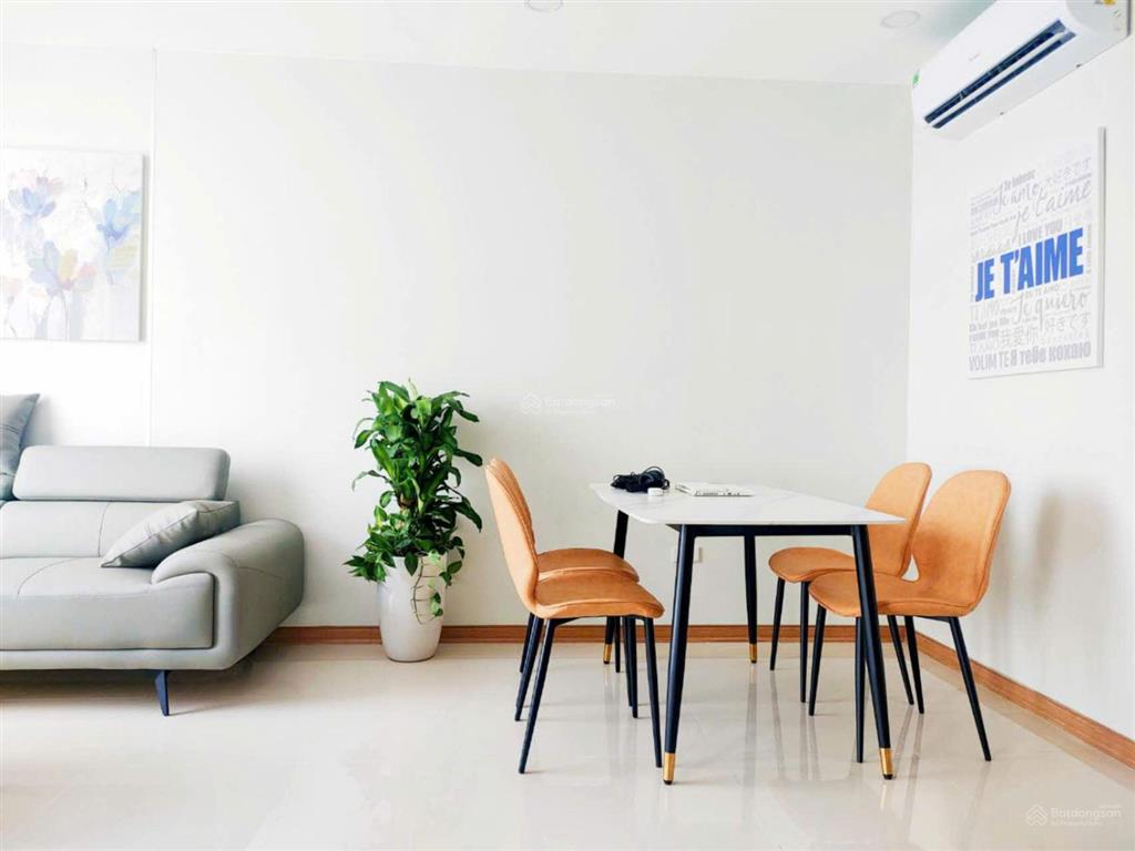 Mình chính chủ bán căn 2 p ngủ toà dv03. tầng trung. full nt, sổ hồng. giá 5 tỷ 3,  0866 755 ***