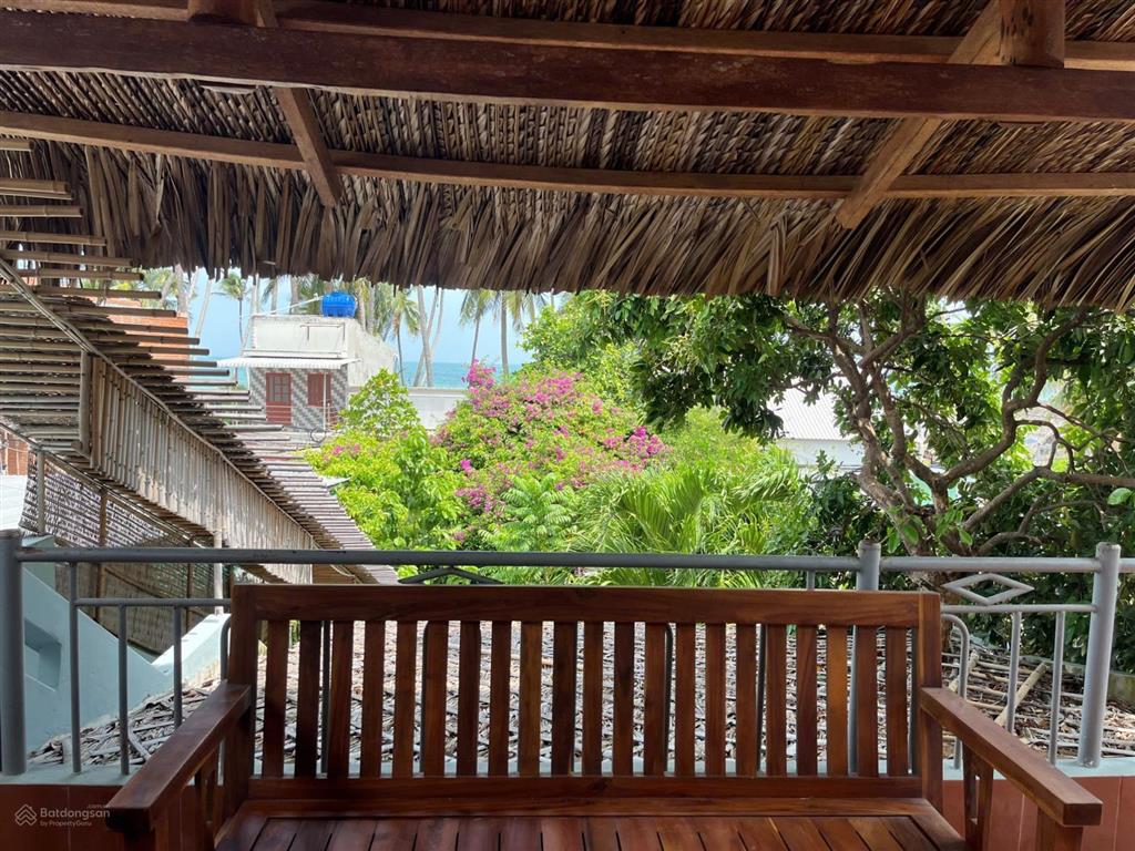 Bán căn nhà view biển chill chill khu phố tây hoà bình, hàm tiến