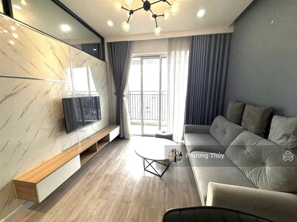 Chủ đi định cư bán gấp, ch h2 hoàng diệu q. 4 giá 1 tỷ 680 dt66m2, 2pn2nvs, tầng trung  có sổ hồng