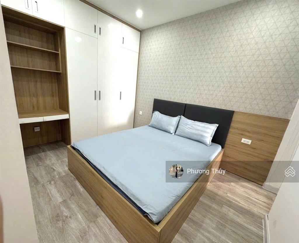 Chủ đi định cư bán gấp, ch h2 hoàng diệu q. 4 giá 1 tỷ 680 dt66m2, 2pn2nvs, tầng trung  có sổ hồng