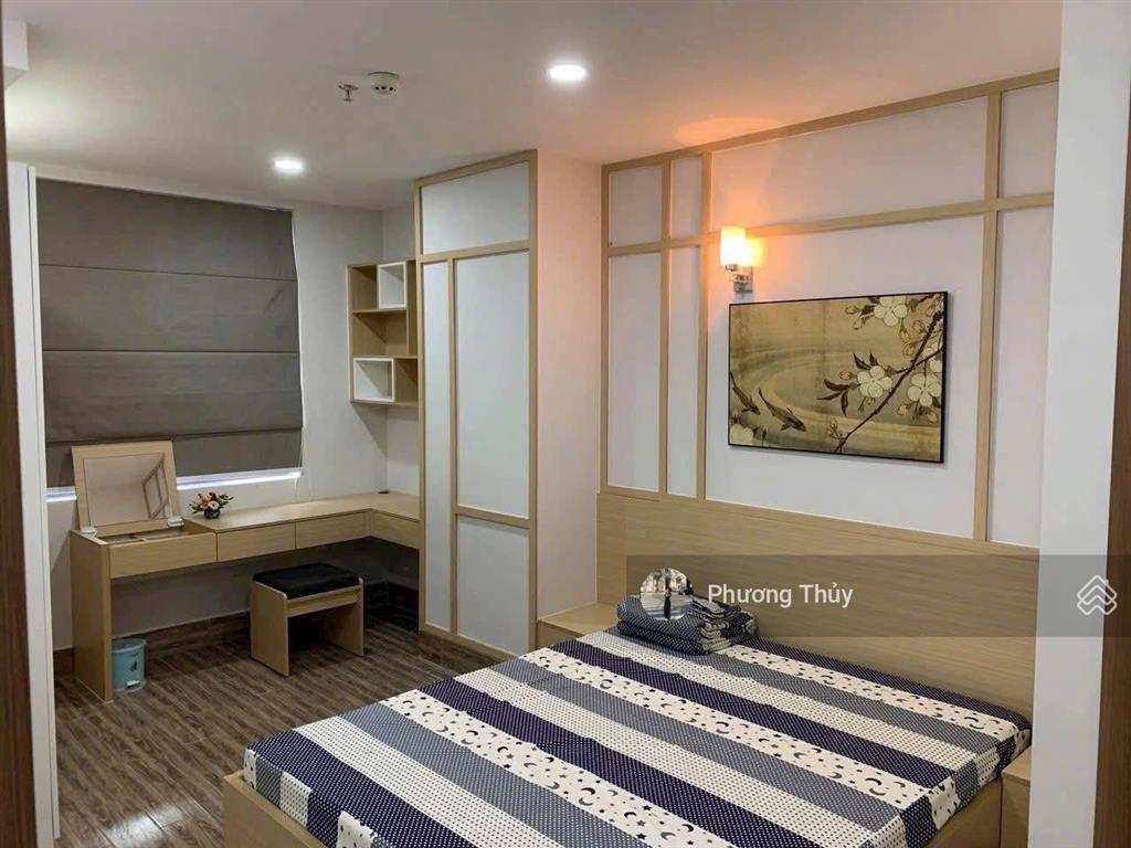Chính chủ gửi bán ch sky center q. tân bình, dt75m2, 2pn + 2wc, nội thất cơ bản  có sổ hồng