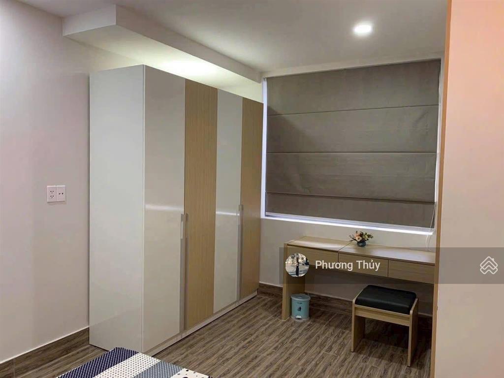 Chính chủ gửi bán ch sky center q. tân bình, dt75m2, 2pn + 2wc, nội thất cơ bản  có sổ hồng