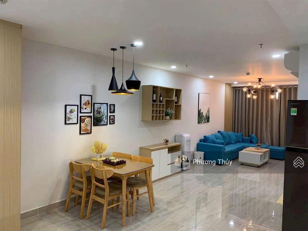 Chính chủ gửi bán ch sky center q. tân bình, dt75m2, 2pn + 2wc, nội thất cơ bản  có sổ hồng