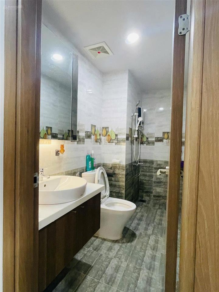 Chính chủ để lại giá mềm, ch res 11 q. 11, dt 72m2 2pn + 2wc, có sẵn nội thất  có sổ hồng
