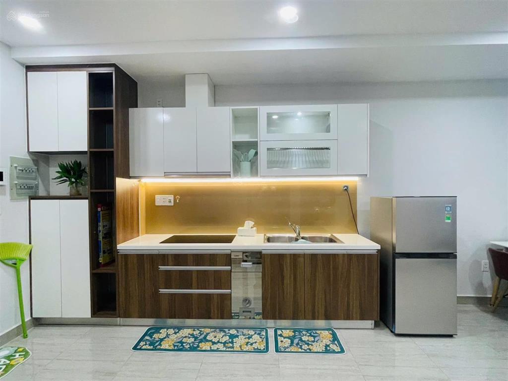 Chính chủ để lại giá mềm, ch res 11 q. 11, dt 72m2 2pn + 2wc, có sẵn nội thất  có sổ hồng