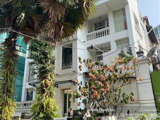 Bán tài sản khan hiếm ngang 15x30m mặt tiền cạnh nguyễn văn hưởng  xd hầm 7 tầng  giá 180 tỷ