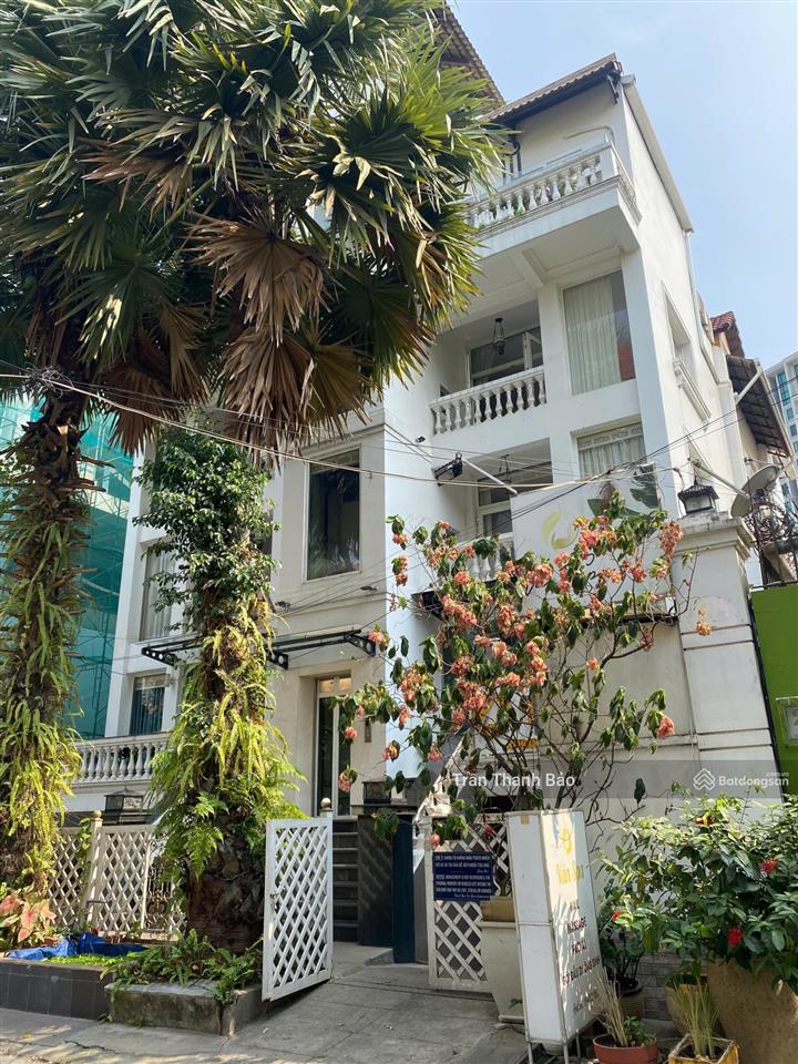 Bán tài sản khan hiếm ngang 15x30m mặt tiền cạnh nguyễn văn hưởng  xd hầm 7 tầng  giá 180 tỷ