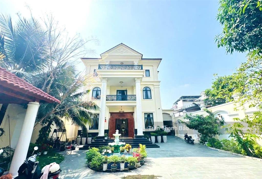 Duy nhất 206 triệu/m2 | cn 1160m2 | bán nhà đường nguyễn văn hưởng, q.2 | dt nh50x33m | kc 3 tầng |