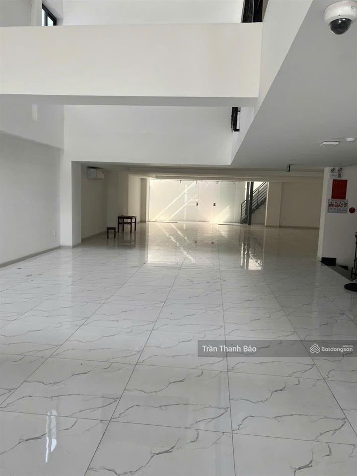 Bán tòa nhà dòng tiền 5,4%, giá chỉ 42 tỷ. bán nhà ngay đường bạch đằng (dt 9x23m  hầm 7 tầng)