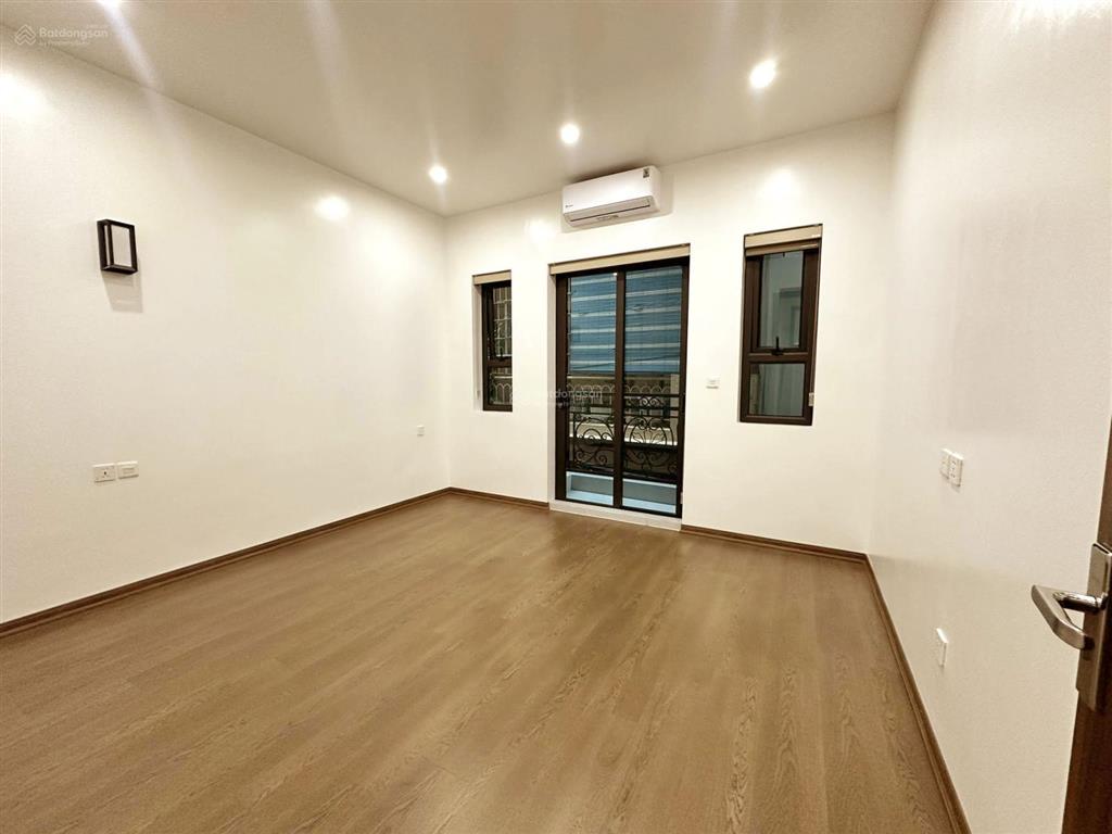 Gấp 3 thoáng bán nhà tôn thất tùng vị trí đẹp gần phố dân xây kcbt 45mx5t. giá 12.x ty