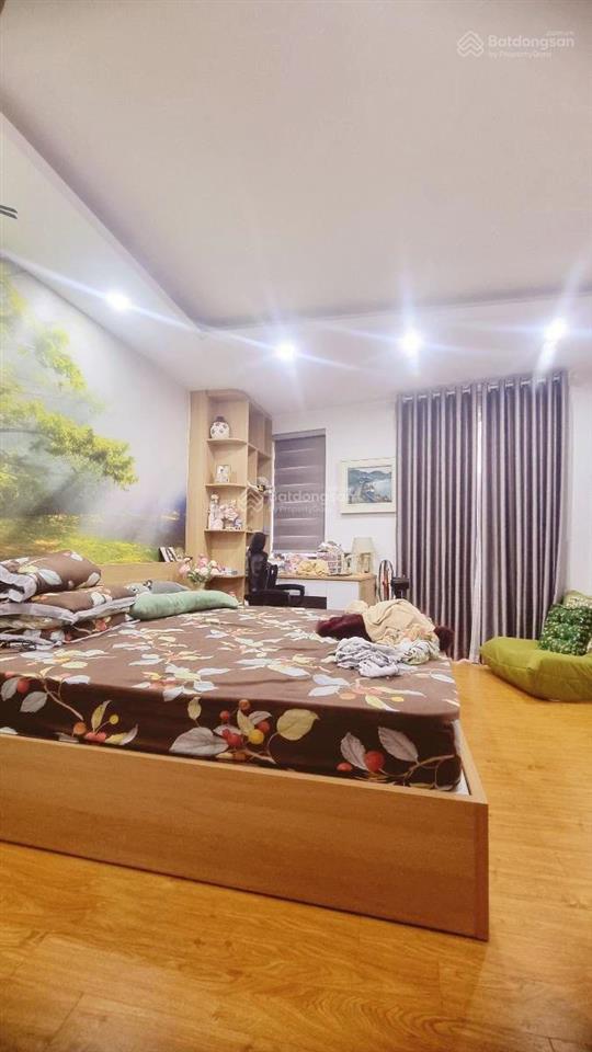 Gấp lô góc bán nhà láng oto vào nhà dân xây mới 45mx6t thang máy.