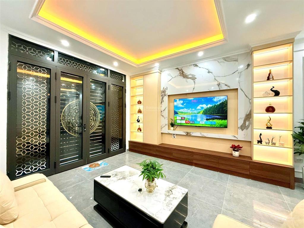 Hạ gấp 1ty cần bán nhà vương thừa vũ 2 thoáng 47mx5t thang máy tặng full nội thất.