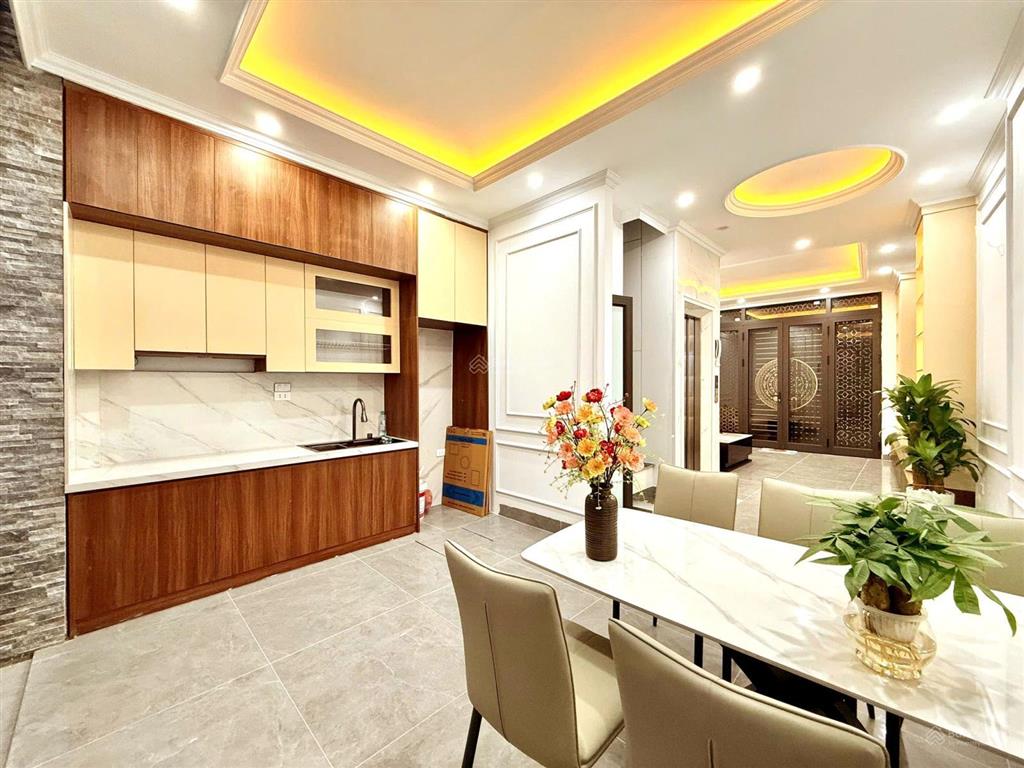 Hạ gấp 1ty cần bán nhà vương thừa vũ 2 thoáng 47mx5t thang máy tặng full nội thất.