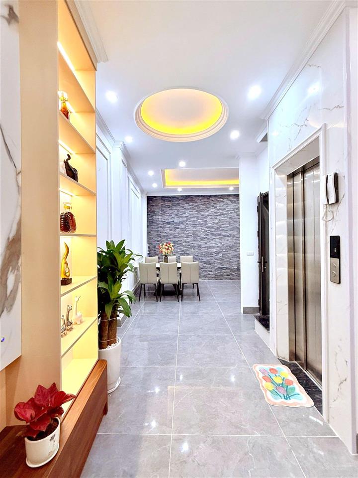 Hạ gấp 1ty cần bán nhà vương thừa vũ 2 thoáng 47mx5t thang máy tặng full nội thất.