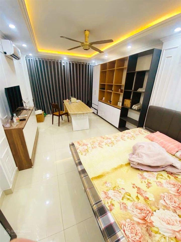 2 mặt thoáng gần phố bán nhà trường chinh oto đỗ cửa 65mx6t.