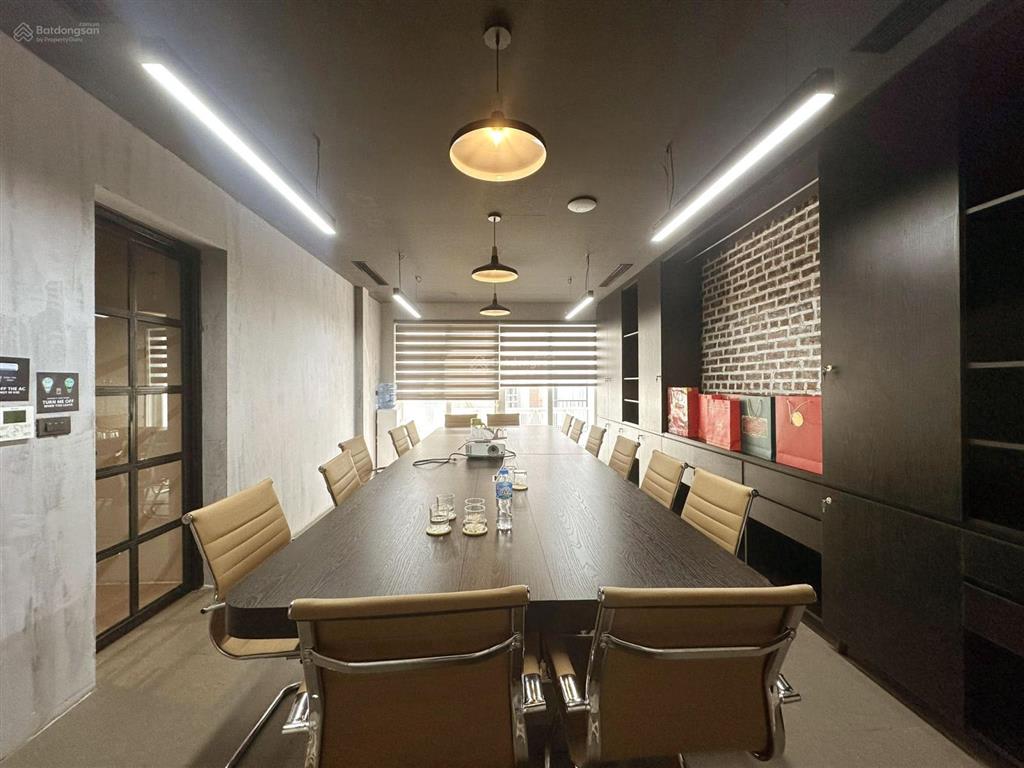 Hiếm nhà bán pl học viện tư pháp lê văn lương mặt tiền đẹp 11m dt 100mx5t dòng tiền 100tr/th