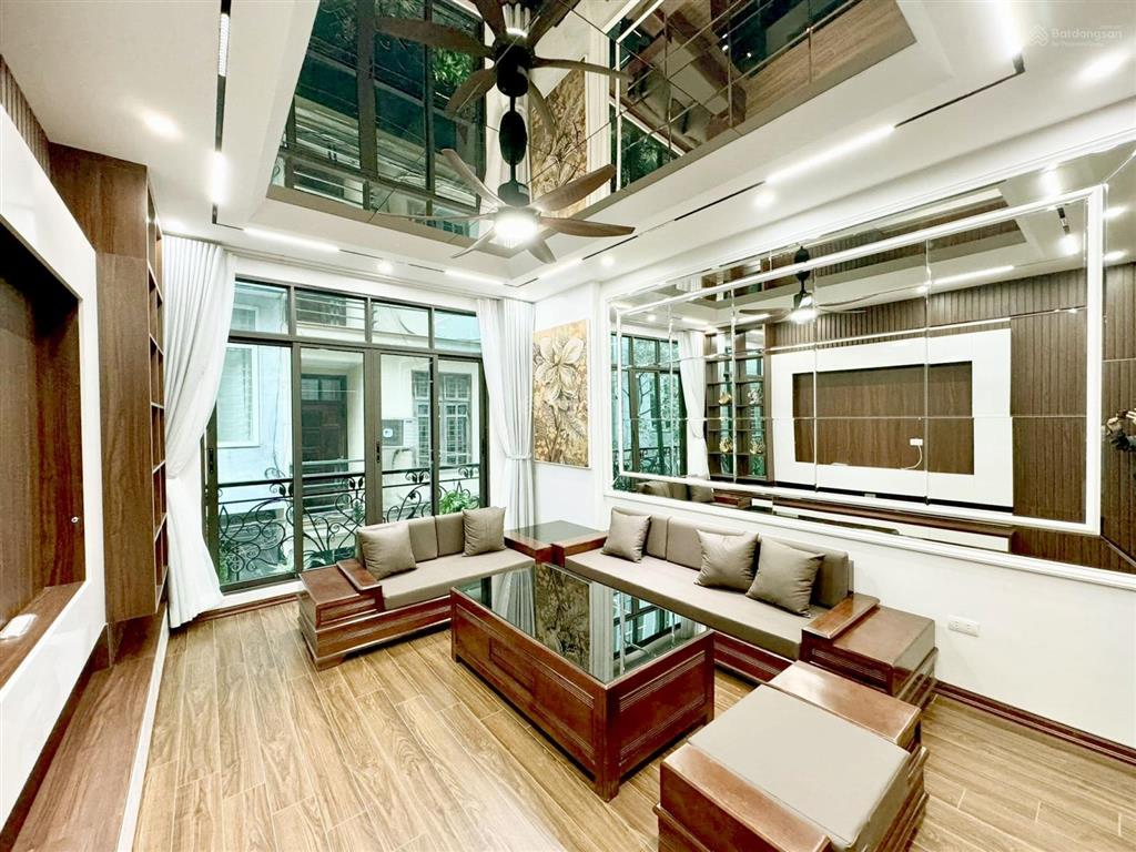 Pl hoàng văn thái  2 ô tô tránh  view hồ  2 thoáng trước sau  kd và ở cực ổn  50mx6t