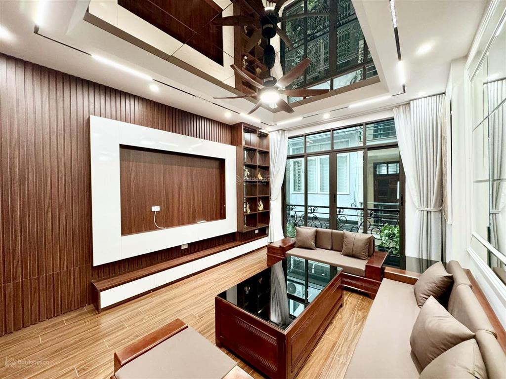 Pl hoàng văn thái  2 ô tô tránh  view hồ  2 thoáng trước sau  kd và ở cực ổn  50mx6t
