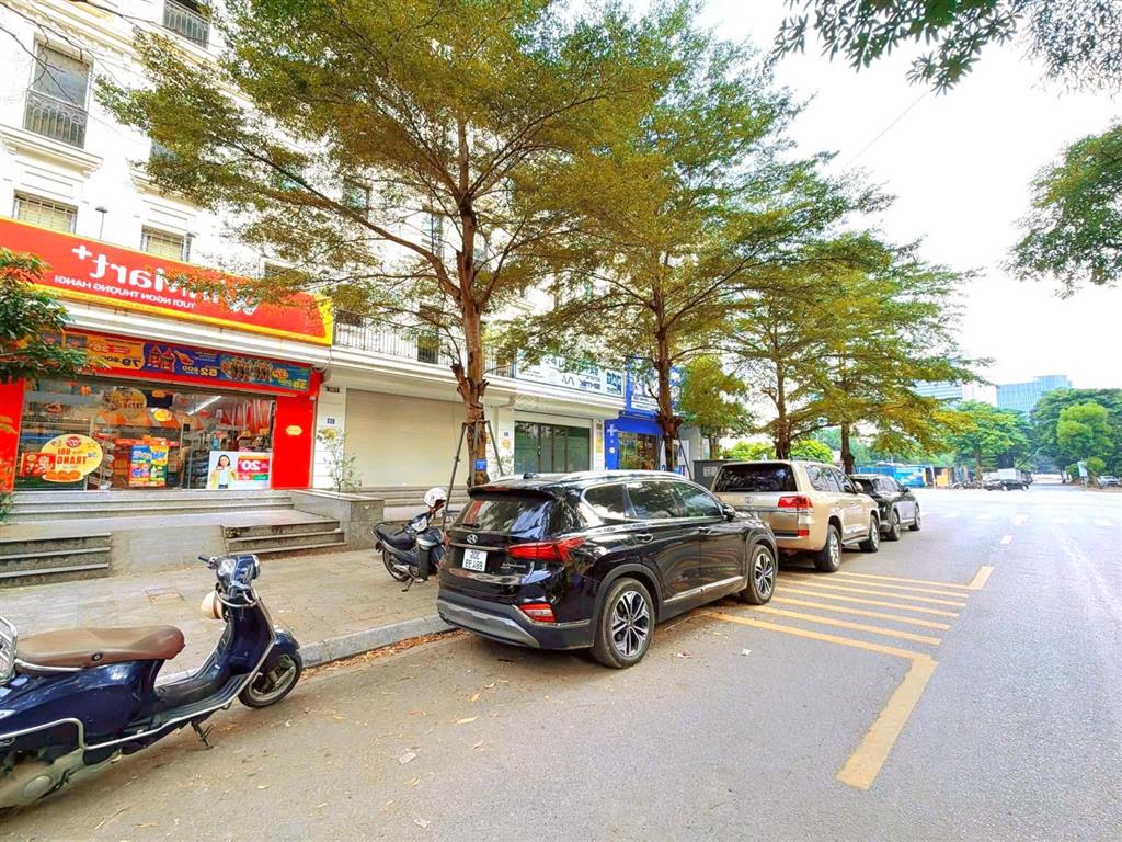 Hạ 3 tỷ cần bán gấp mặt phố đinh núp quận cầu giấy vỉa hè siêu rộng 5 tầng thang máy dt115m.