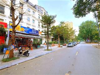 Hạ 3 tỷ cần bán gấp mặt phố đinh núp quận cầu giấy vỉa hè siêu rộng 5 tầng thang máy dt115m.