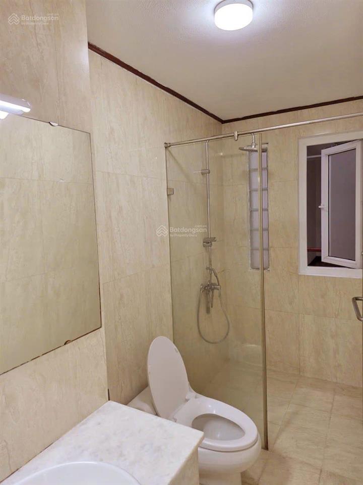 Gấp oto vào nhà lê trọng tấn 2 thoáng oto chờ thang máy 55m x 4t gần phố.